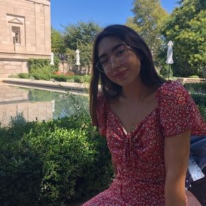 Meet your Posher, Ester